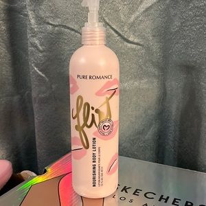 Sheer jasmine and sparkling citrus scented moisturizing body lotion